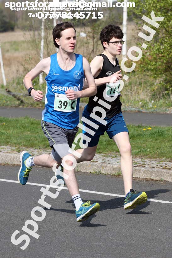 Senior mens 2019 Elswick Harirers Good Friday Road Relay, Newburn, Newcastle. Photo:  David T. Hewitson/Sports for All Pics